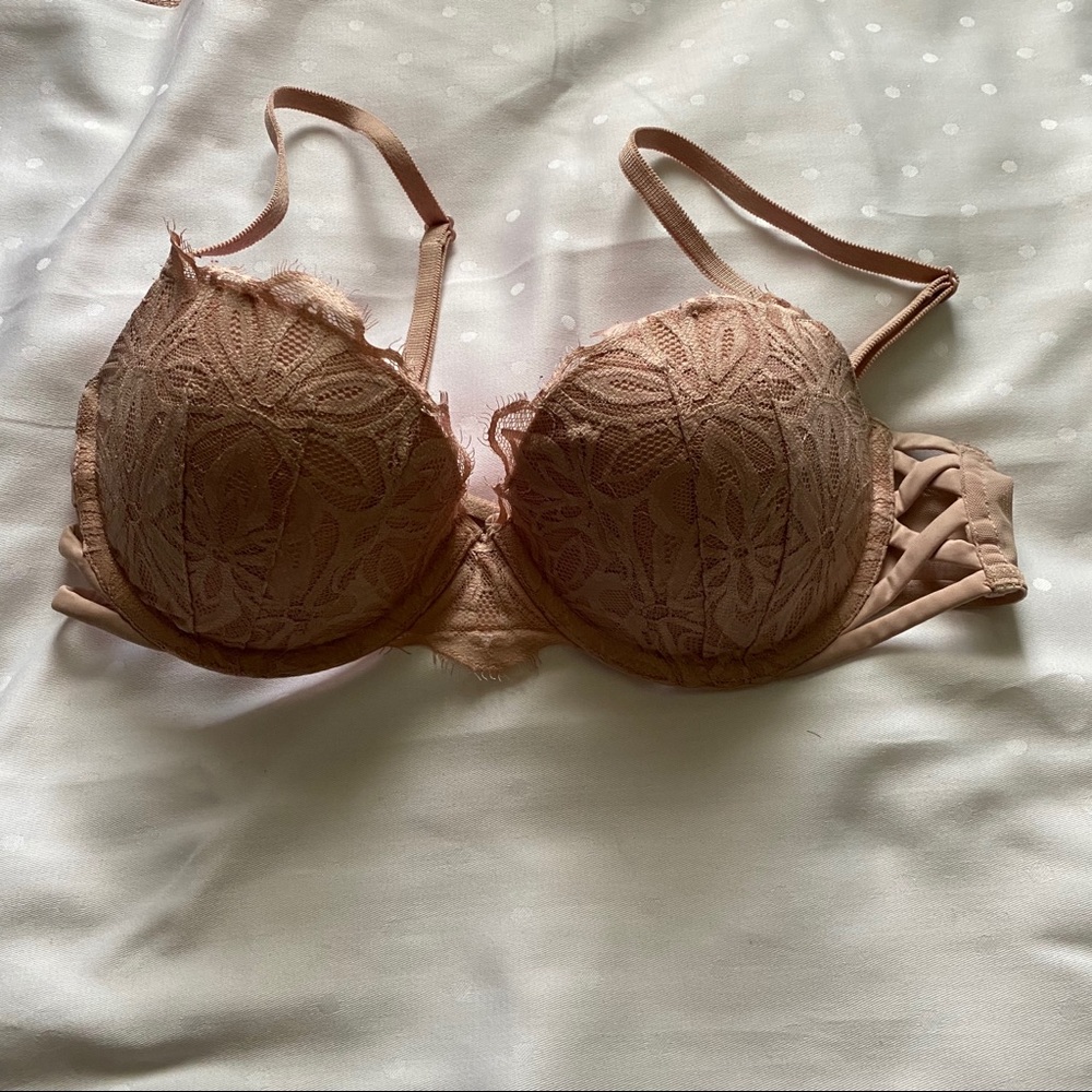 Pink “date push up” 34 C
